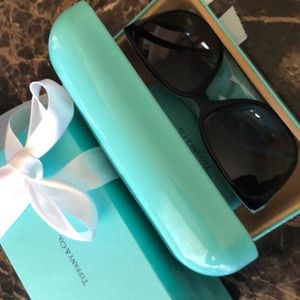 Authentic Tiffany comes with case & box!!